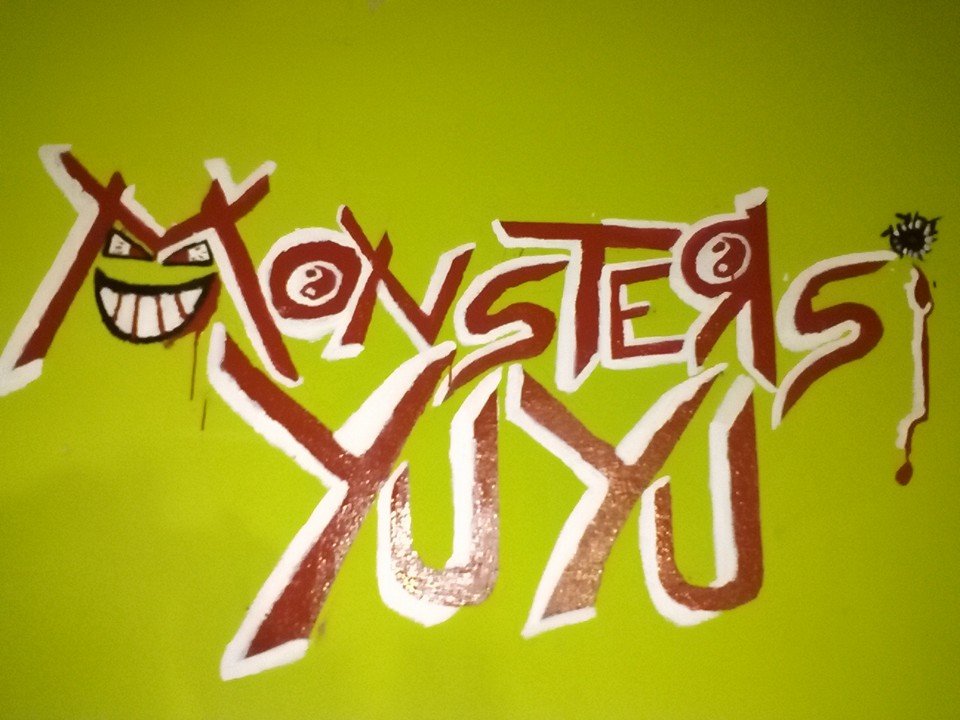 Concierto de Monsters Yuyu en el Kalimba en los Corrales de Buelna