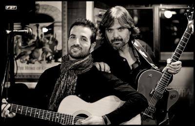 Concierto de Marcos Barcena e Isaias Rojo en La Cafeteria Brasil de Torrelavega