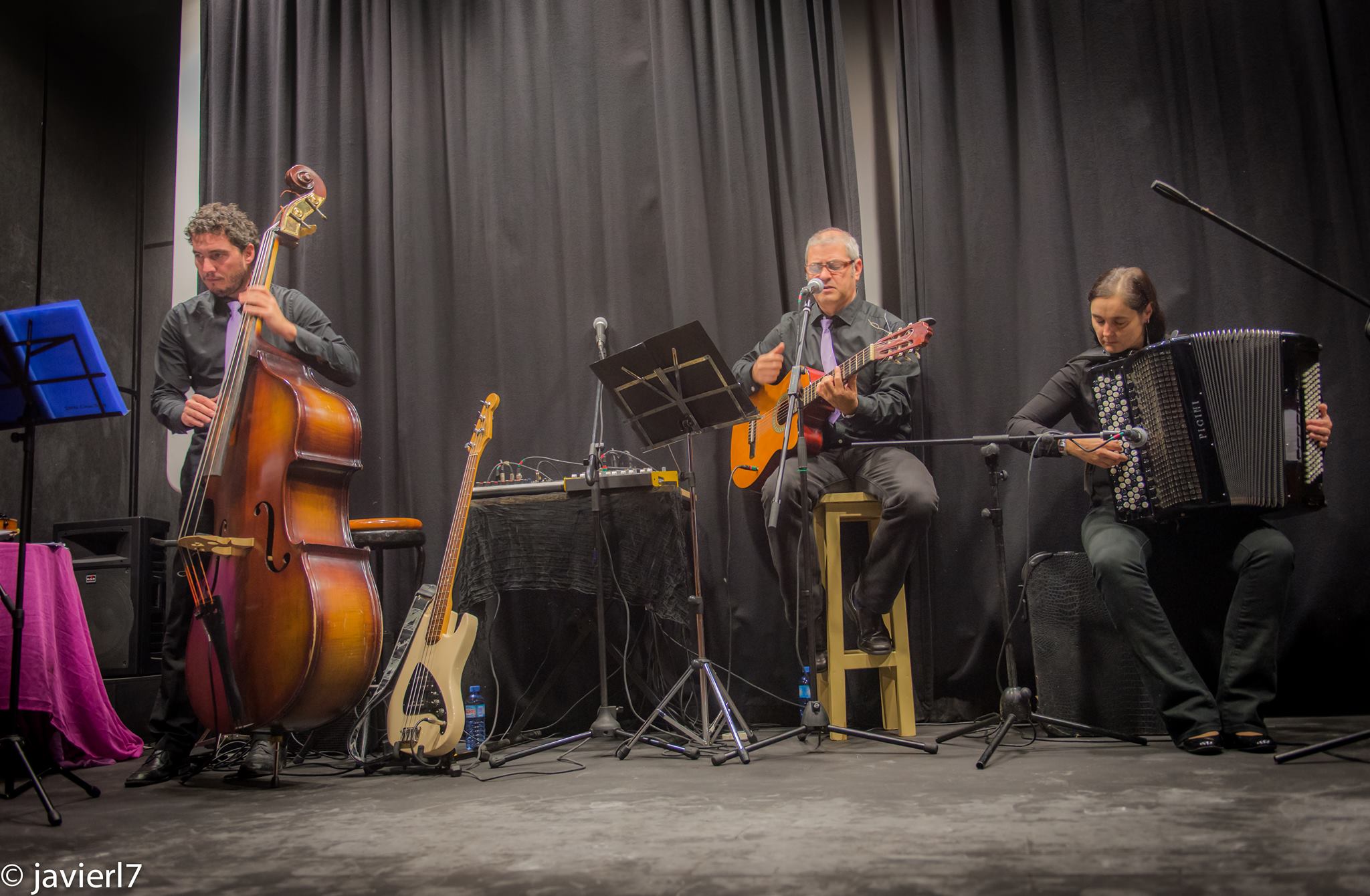 Concierto de Tres para Tango en Bodegas Mazon en Santander