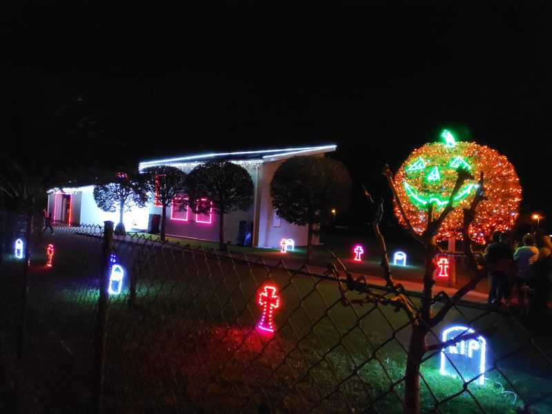 La casa de las luces de Parbayon se viste de Halloween