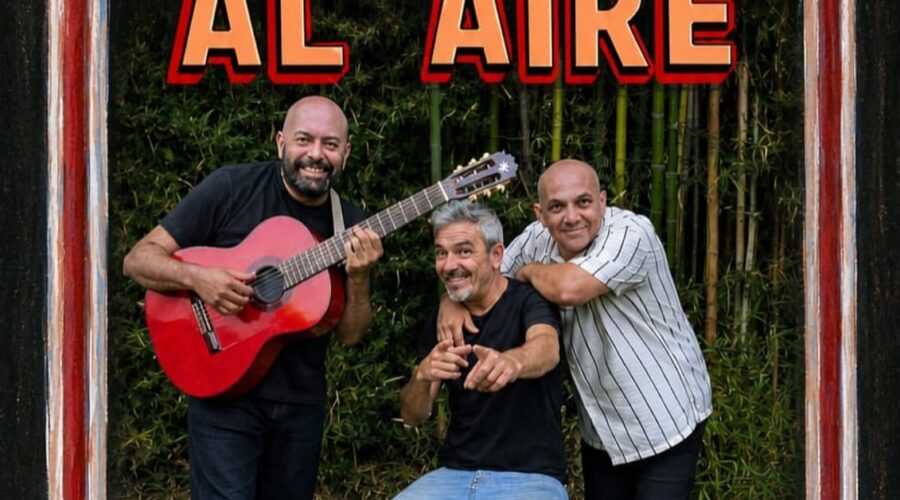 Al Aire Trío en directo en Petit Comite