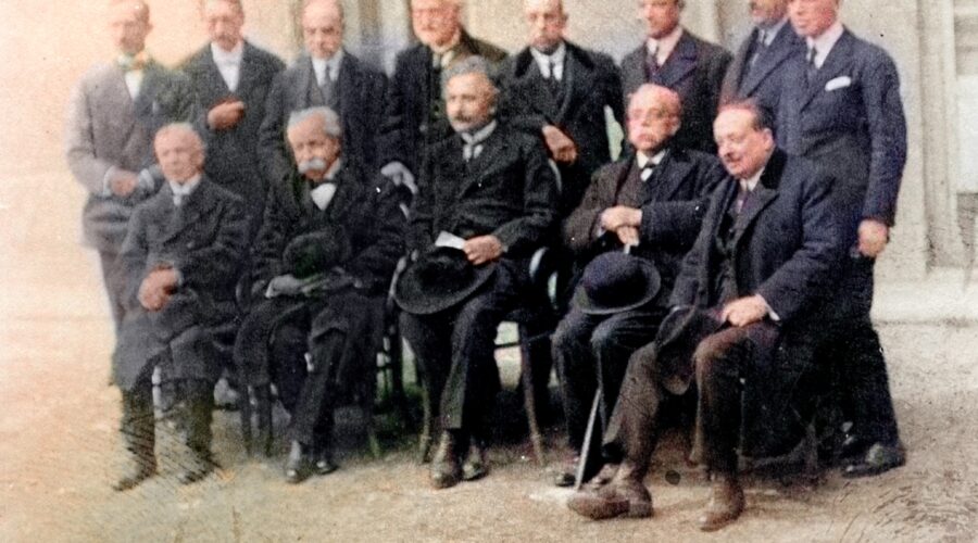 Exposición Einstein en la Biblioteca Central de Cantabria