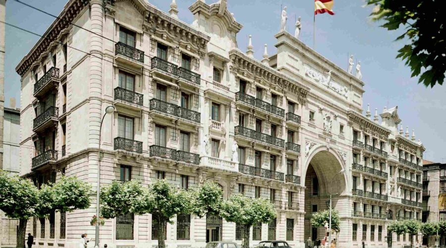 Diálogos en Faro Santander: Historia del edificio del Banco